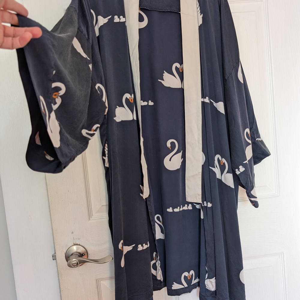 Olivia von Halle Lila Duet Swan Silk Pajama Set With Robe, Navy, SZ S/OS - Picture 12 of 16